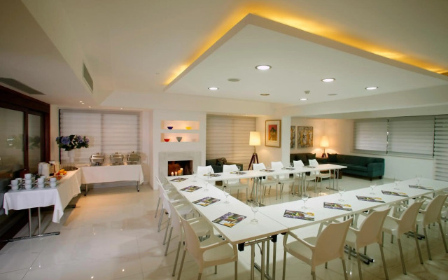 Anemi Hotel & Suites