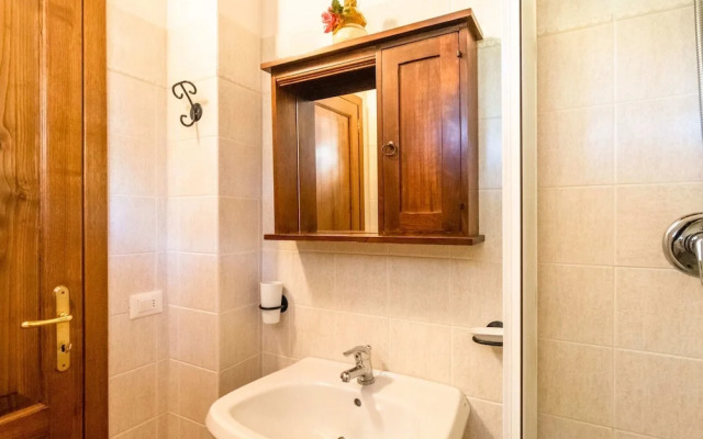 Charm Farmhouse With Pool