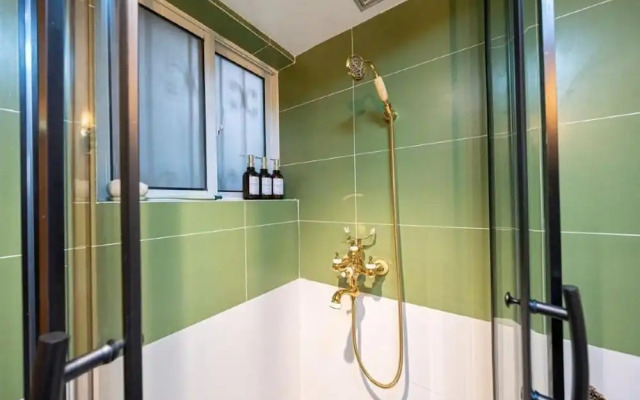 Shanghai Hills& Well-time MCM Family B&B