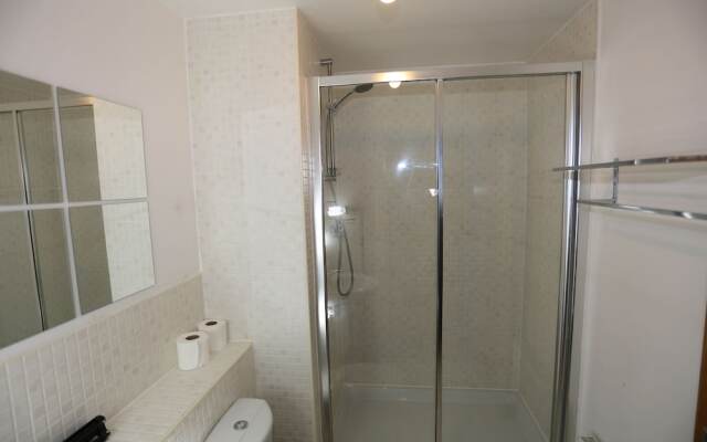 2 Beds Riverview HillHouse Apartment