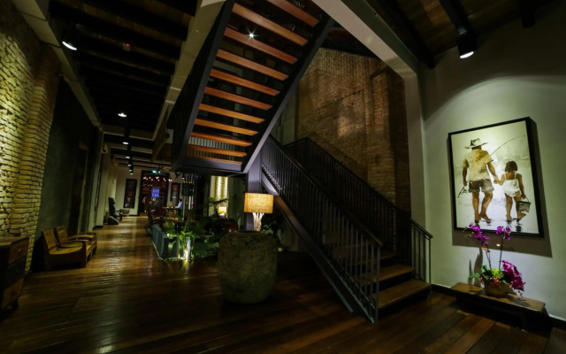 1825 Gallery Hotel