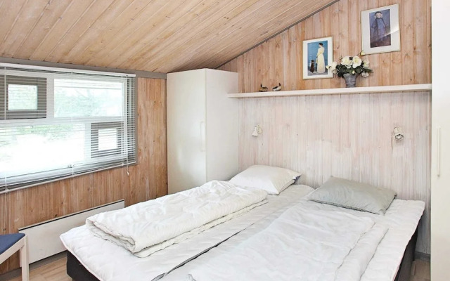 10 Person Holiday Home in Albaek