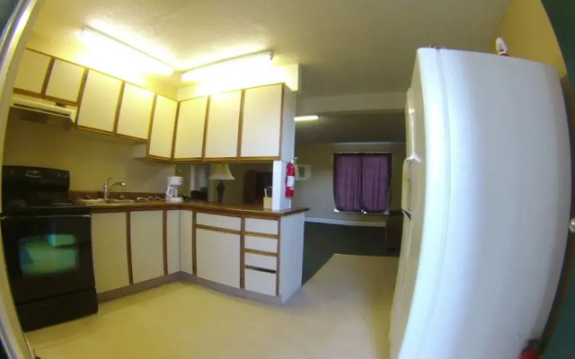 Outpost Motel & Kitchenette Suites