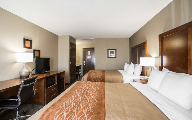 Comfort Inn & Suites St. Louis - Hazelwood