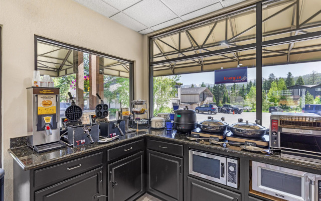 Best Western Alpenglo Lodge