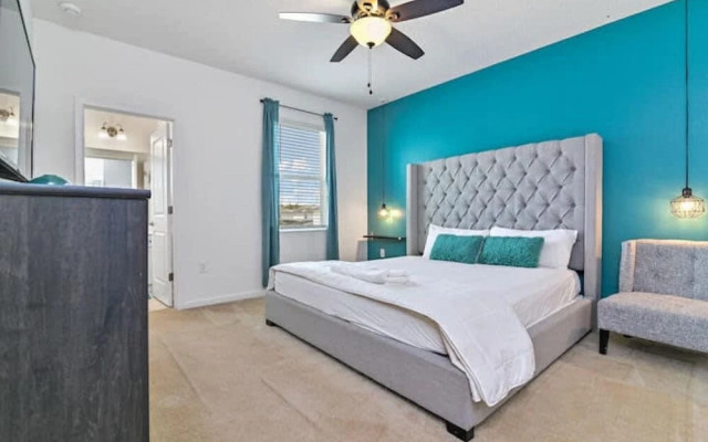 Charming Spacious Pool Home by Disney