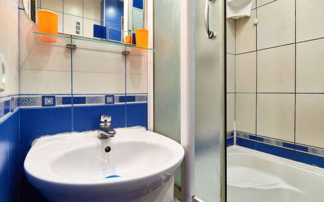 Апартаменты Home-Hotel, ул. Хорива, 50