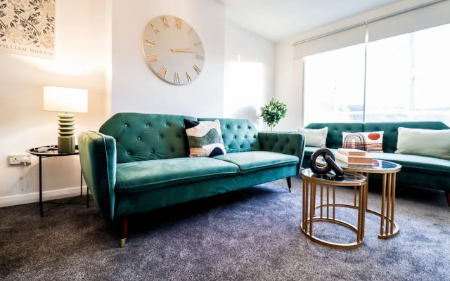 Lovely 3 Bedroom Maisonette