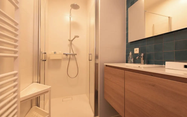 Newly-built Apartment by the sea