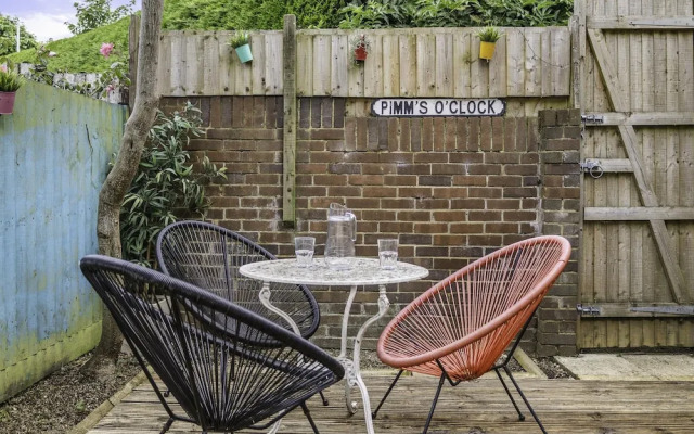 Sunset Townhouse With Free Parking