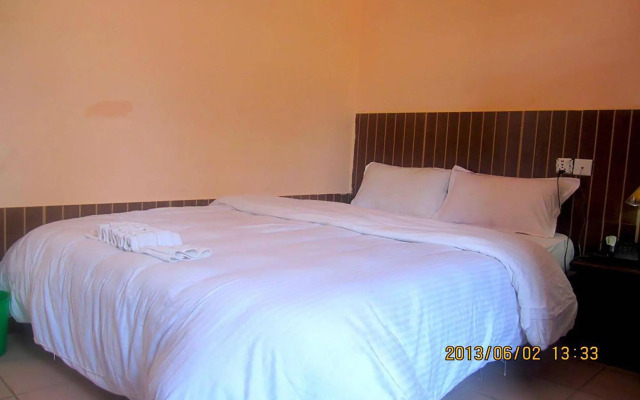 Hotel Half Moon