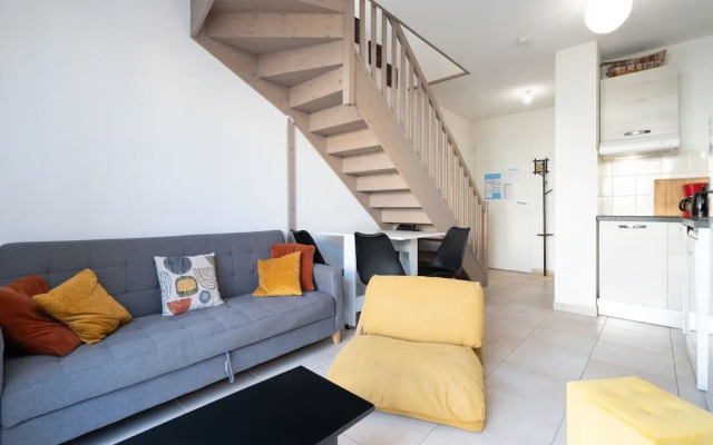 Cozy Beachside Villa in Serignan