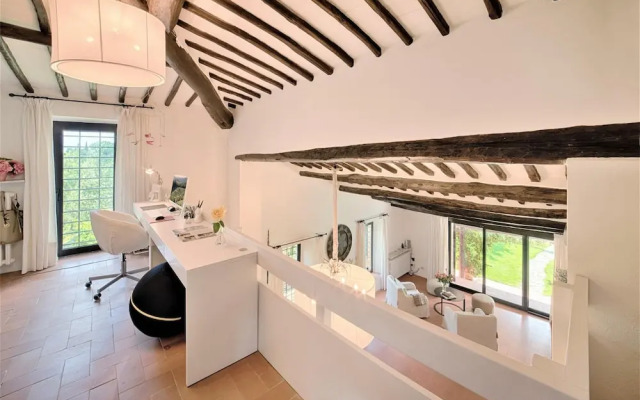 Villa in Castellina w Pool Garden Winery