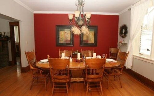 The Lakehouse in Calabogie