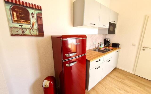 Burgunder helle und geräumige Ferienwohnung