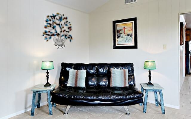 Loki Upper - One Bedroom Bungalow