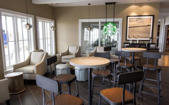 Cedar Point's Hotel Breakers