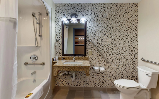 Best Western Plus Woodstock Inn & Suites