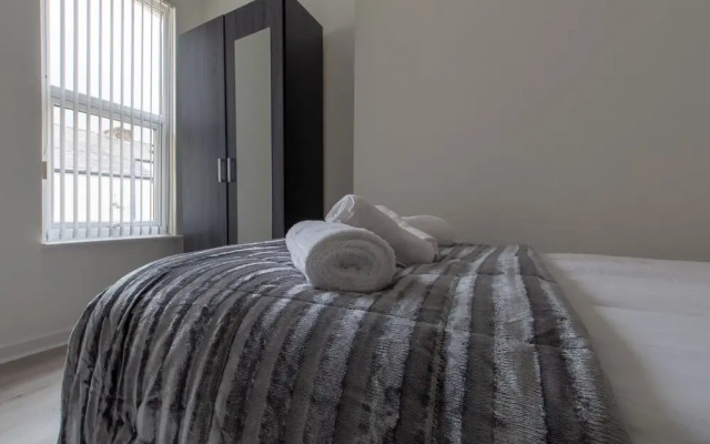 Lux Apartments 4 Bedroom House Sutcliffe
