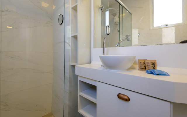 1 Quarto a 200m da Praia Copacabana | NSC 782/504