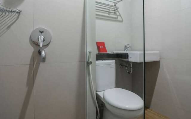 RedDoorz Syariah near Taman Wisata Matahari
