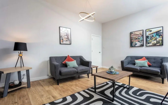 The Annick Suite No.2