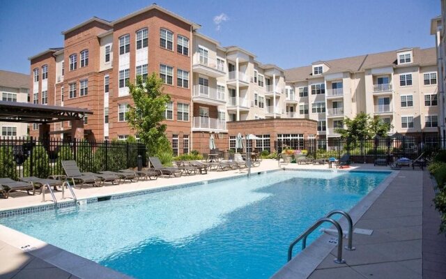 Global Luxury Suites at Raritan