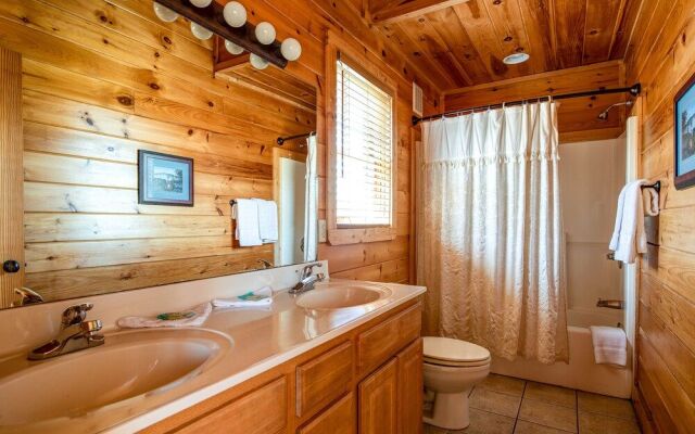 Grand Pinnacle Vista