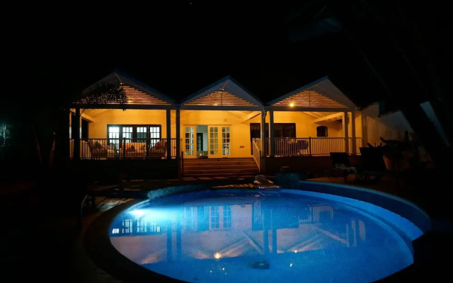 Relax by the pool, minutes from the beach - Toad Hall by BSL Rentals