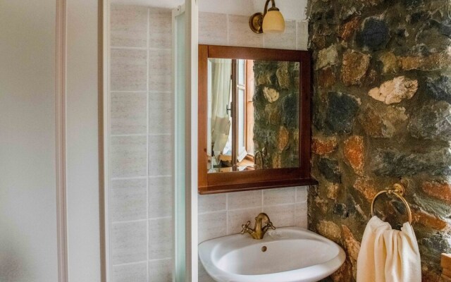 Elegant Holiday Home in Pella With Jacuzzi