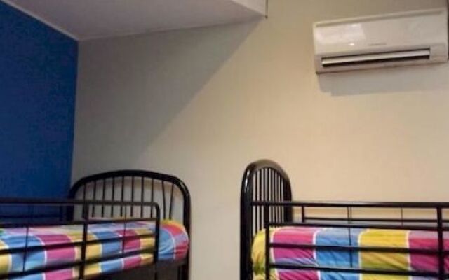 Cloud 9 Backpackers