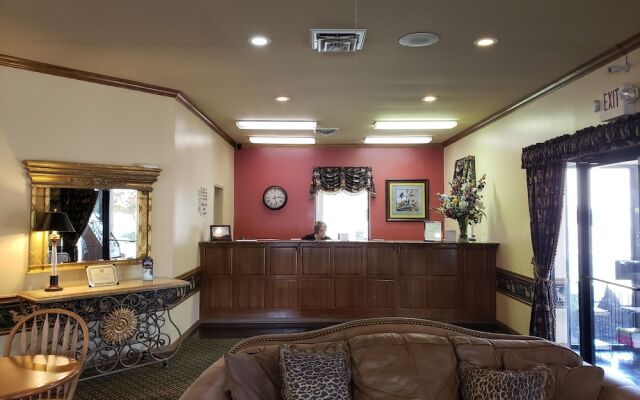 Hotsprings Village Inn