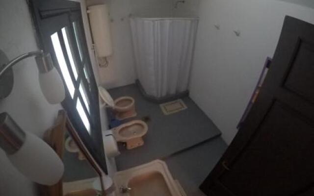 Lobo Hostel