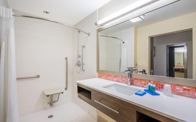 Holiday Inn Express & Suites Nassau by IHG