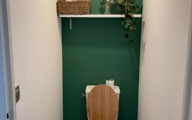 Appartement T2 avec balcon, lumineux, au calme.