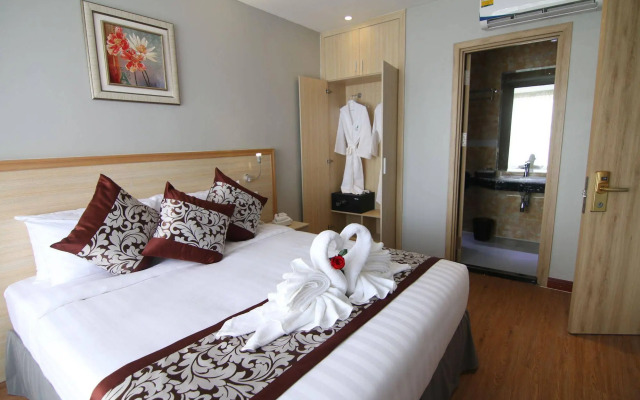 Paragon Central Hotel & Sky Bar