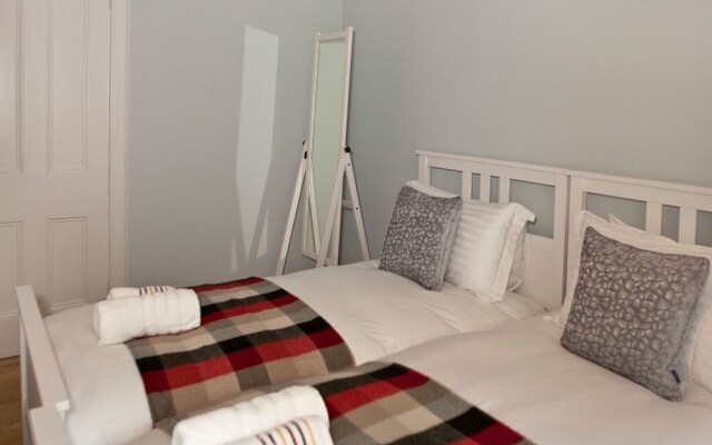 Edinburgh Serviced Apartment