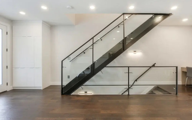 New Luxury Townhome 27