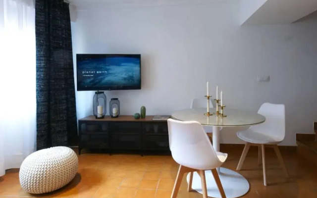 Eiffel Bridge Boutique Apartment