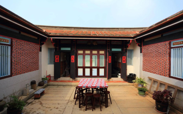 Shuang Li House
