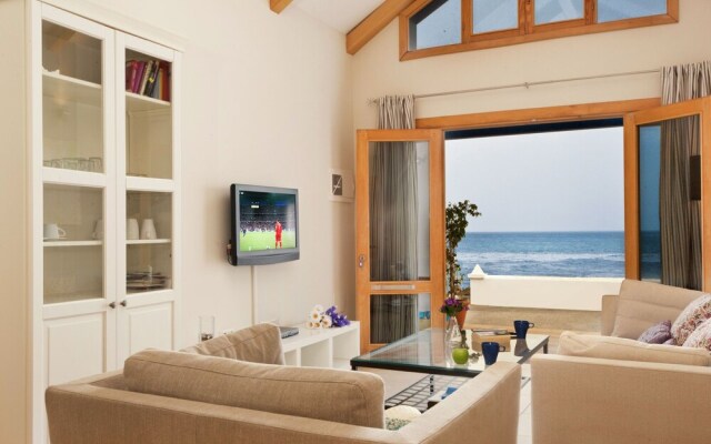 Cosy Holiday Home in Punta Mujeres With Terrace