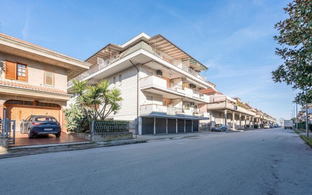 Awesome Apartment in Martinsicuro With Wifi and 2 Bedrooms