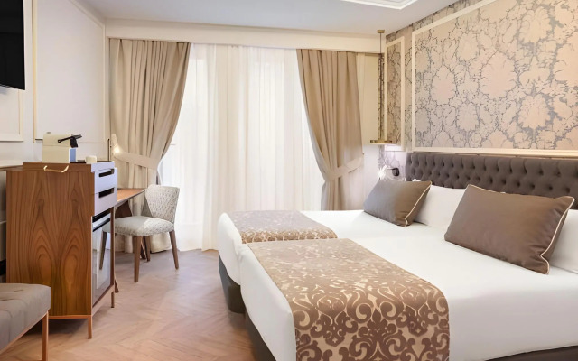 Catalonia Las Cortes Hotel