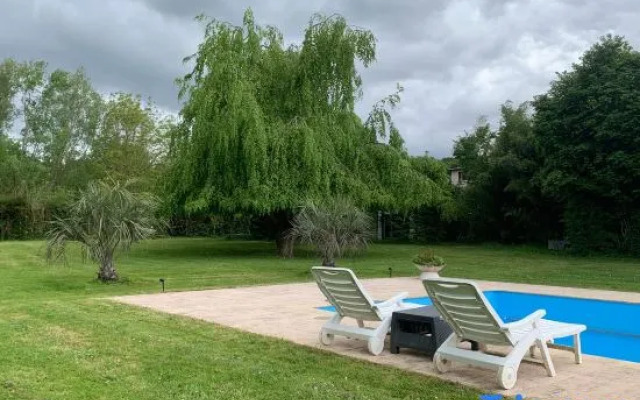paradisiacal chalet on the banks of the Marne