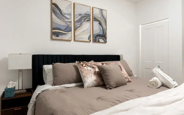 Lakeview 6bed 4bath by Wrigley Field