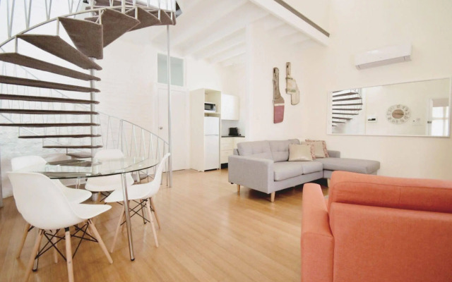 Seawall Apartments