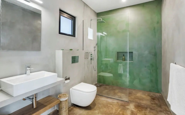 Red Palm Luxury Villas with Private Pools