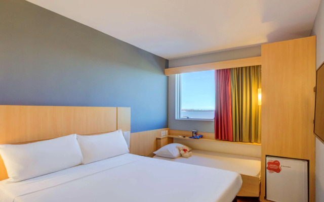 ibis Vitoria Praia de Camburi