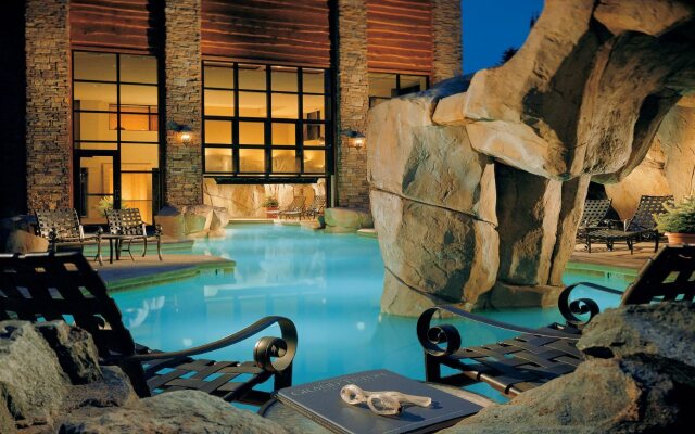 Snake River Lodge - Amenities at Sister Property