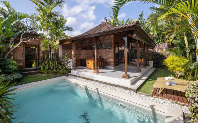 Candy Villa by Pramana Villas
